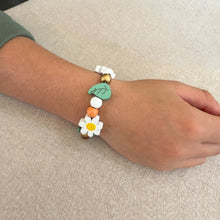 Load image into Gallery viewer, Daisy Bracelet Gift Kit