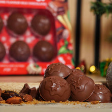 Load image into Gallery viewer, Christmas Pudding Christmas Chocolate Gift Box