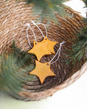 Load image into Gallery viewer, Set of 3 Scented Warm Spice Wax Melt Christmas Ornaments