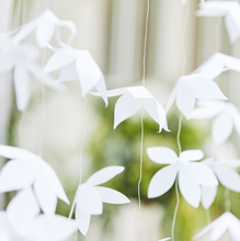 Load image into Gallery viewer, White Oragami Flower Backdrop